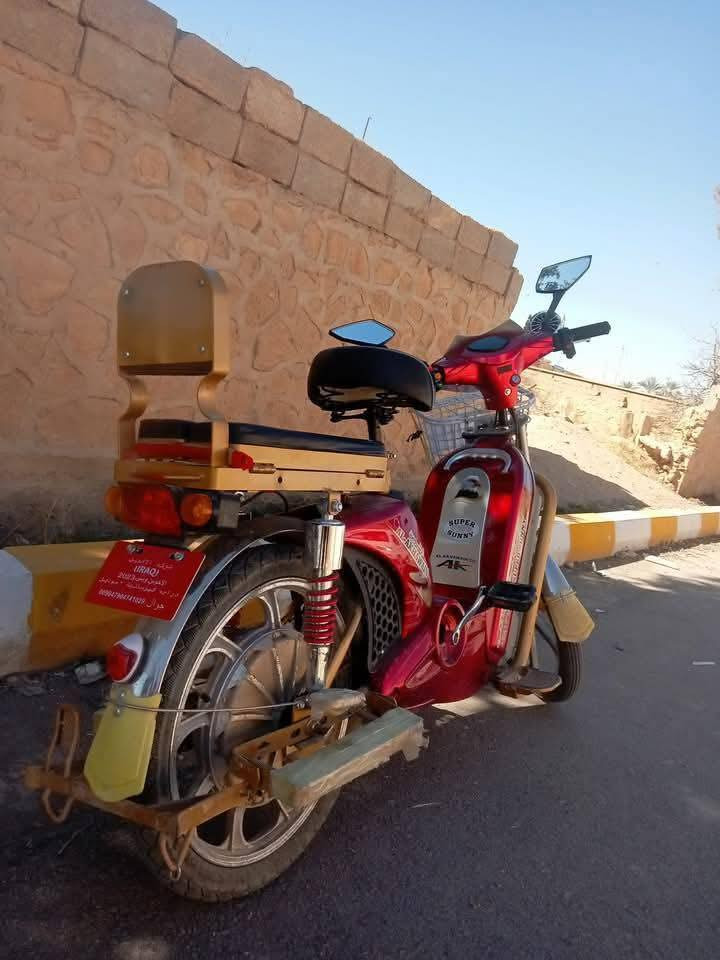 سلام عليكم دراجة Super Sunny البيع موديل 2023 دراجة نضافة واضحة بل صورة نقص دراجة فقط باتريات شراي يدخل خاص او اتصال على رقم ***********
