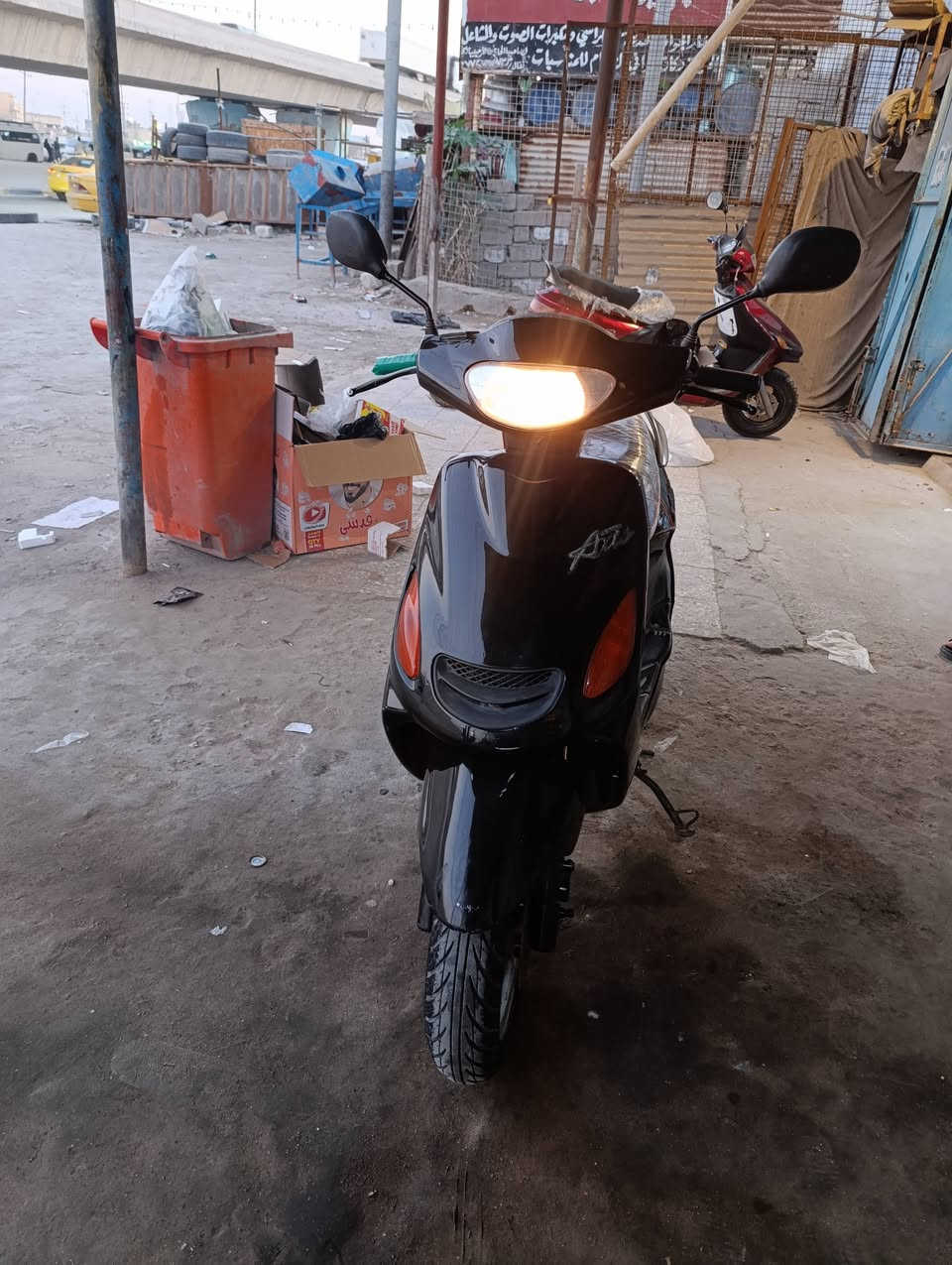 السلام عليكم درجة لكزز ياباني خطين دراجة حلوة ونضيفة ابلادية مكينة ما مفتوحة مابية اي نقص تايرات جدد كفارلت ابلاديات ما عدة العداد كيلو متر عاطل دراجة احلا من الصور تجي وتشوف خير من الله السعر 700 وبيهة مجال بسيط المكان البصرة كرمة علي الناحية  وتجي وتدلل مكلف بالنشر وهذا رقم *********** ومتواجد واتساب
