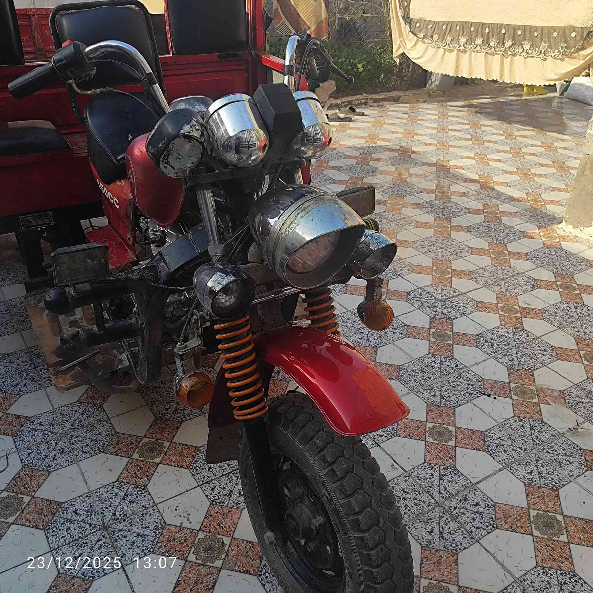 سلام عليكم ستوته مديل17اوراق سعر1700وبيه مجال قليل ***********
