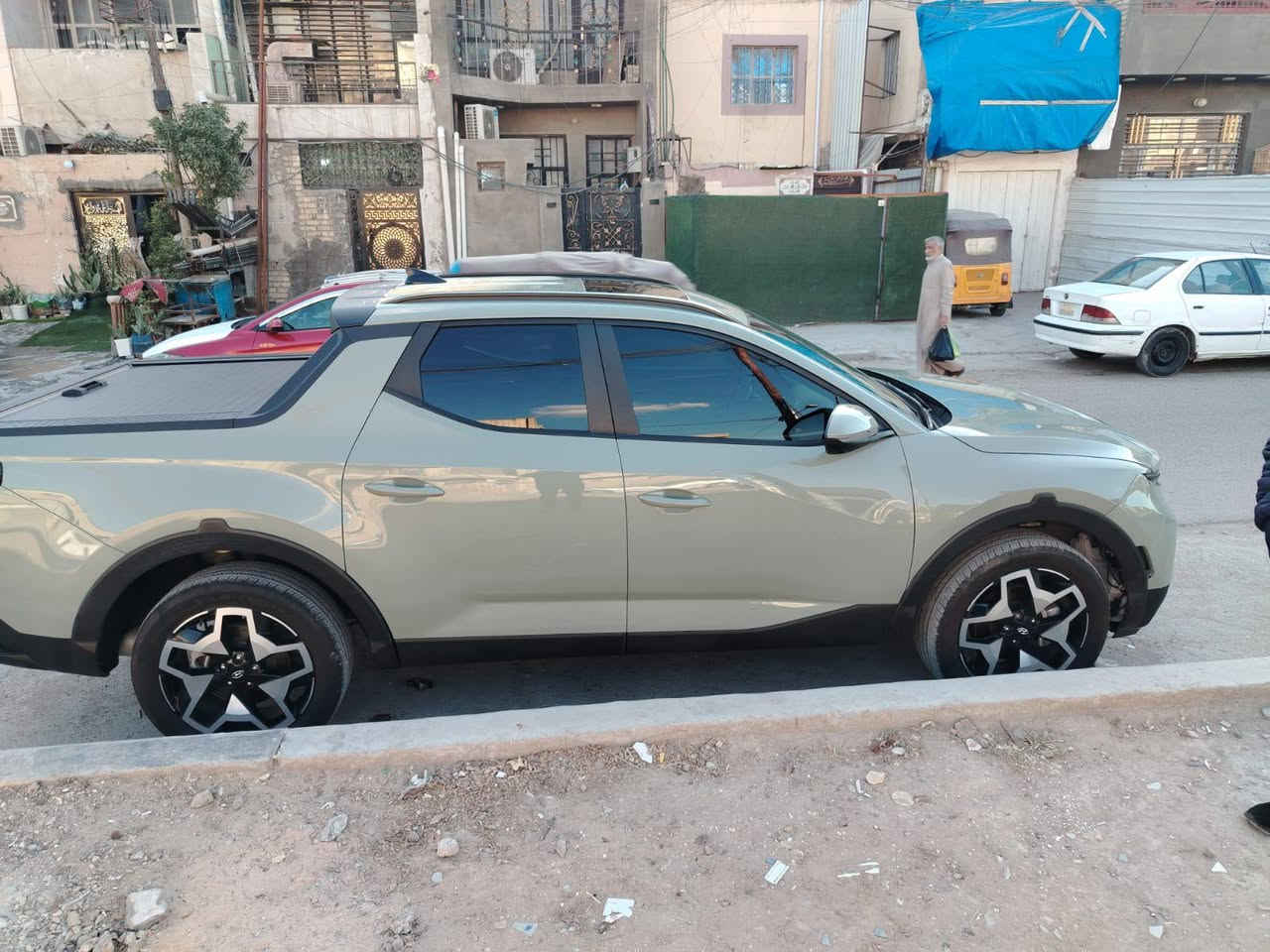 سلام وعليكم سانتا كروز للبيع موديل 24فول سياره جاهزه بدون رقم سياره أعلى فئة بل سانتا كروز فتحة بصمة سايد برك كهرباء 5كامرات صندوق كهرباء حدثهة حلو سياره جاهزه وتخبل والعافية عل ياخذه مكان سياره بغداد مدينه صدر قطع واحد رقم ***********+***********اتصل وخادم وتساب رصيد فقط ماكو خاص
