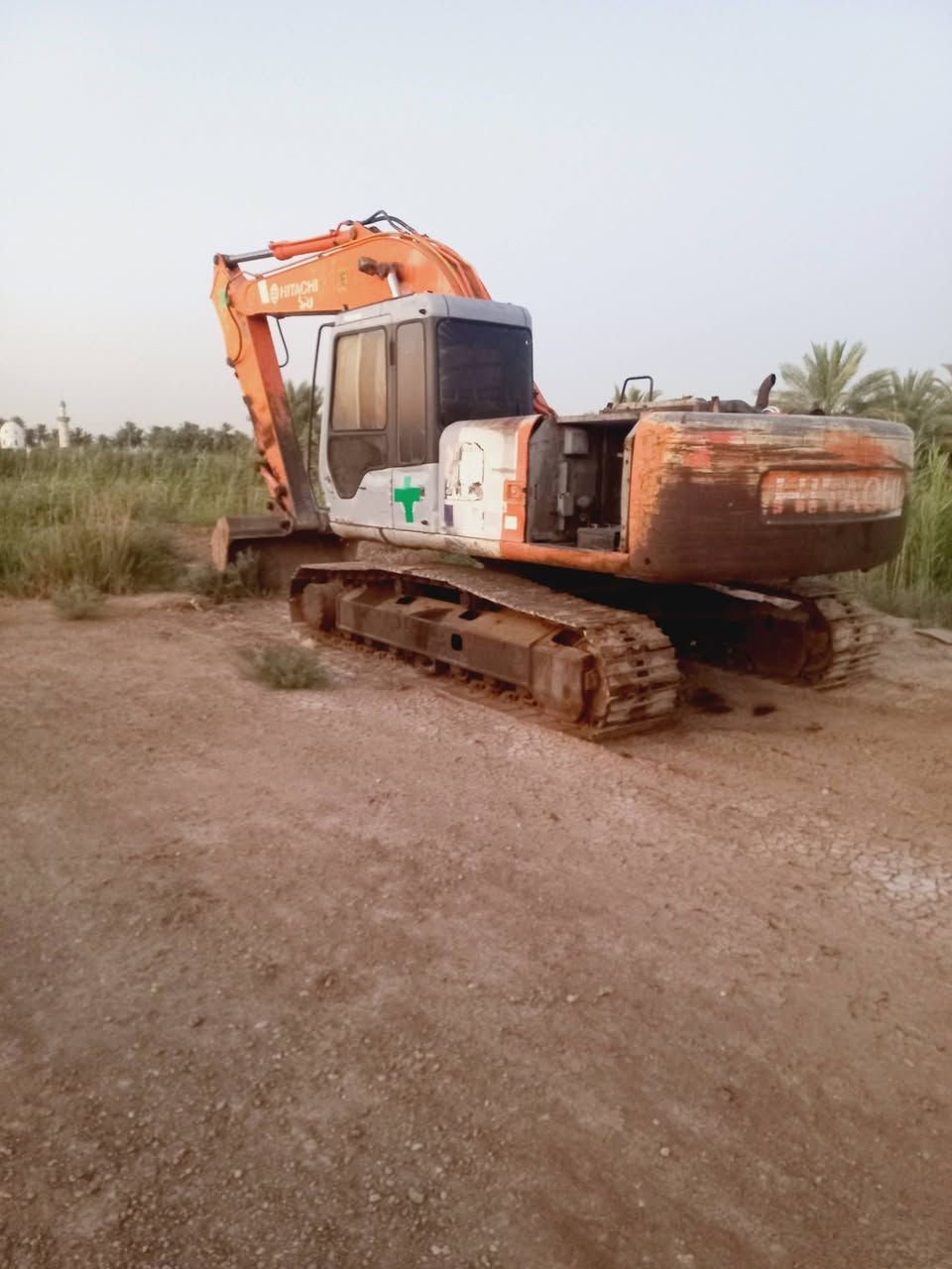 سلام عليكم حفاره تو للبيع رقم ألماني موديل 93 جاهزه للعمل مكفوله ***********
