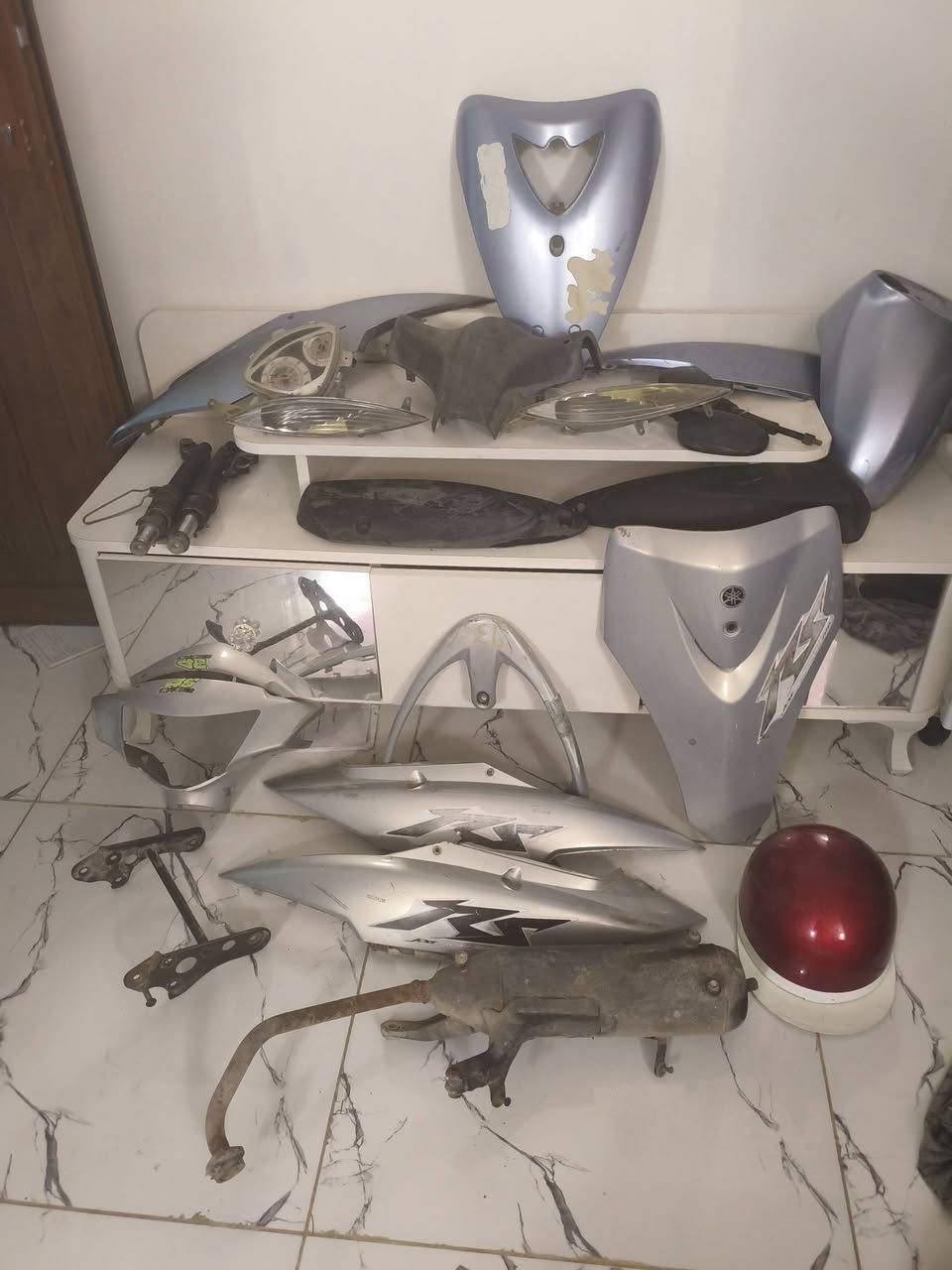 كلشي موجود للبيع
***********
