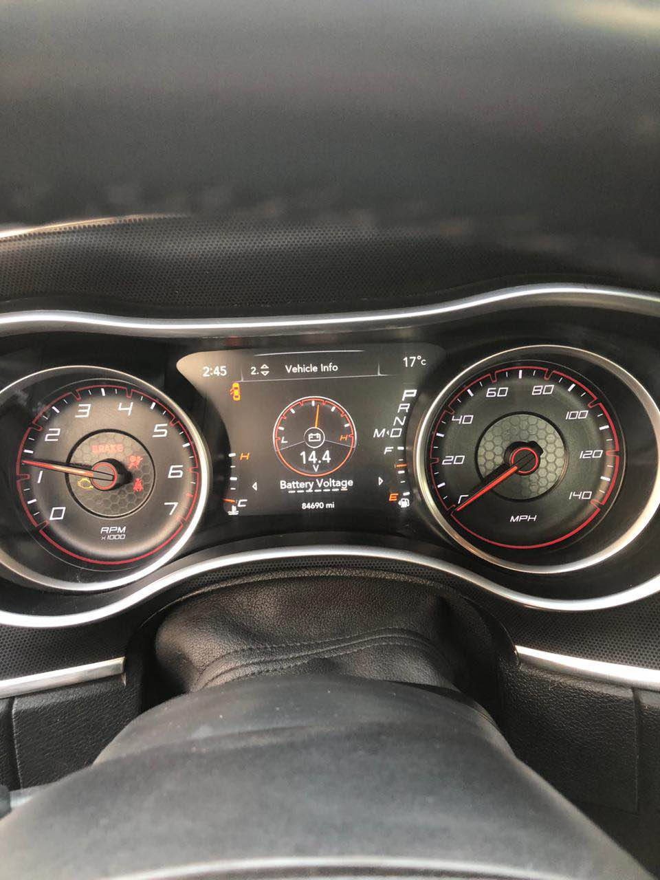 جارجر 2015 
ماشية 84,000
مواصفات sxt دعامية rt
السيارة مابيه اي نقص والحادث واضح بالسونر 
السعر 17,000$
اي استفسار تواصل على هذا الرقم 
*********** بغداد, العراق
