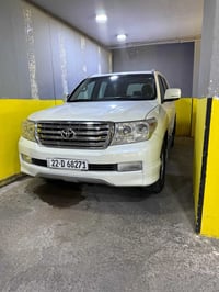 لاندكروز للبيع GXR V6 2010 رقم شمالي فتحه الموصفات المعروفه مكينه بيها...