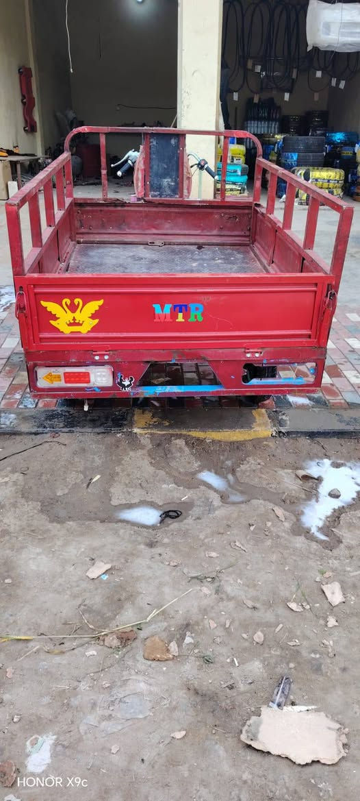 السلام عليكم ستوته لبيع الفين وعشره رقم اسود تخم تاير جديد ويل الكدام جديد وجه جديد مكينه خير من الله لاتنقيص ولاتبخيࢪ صاحبه مامتواصل وياه مكاني نجف ناحيت الحريه وهاذه رقمي   ***********وعله لاخاص مامتواجد
