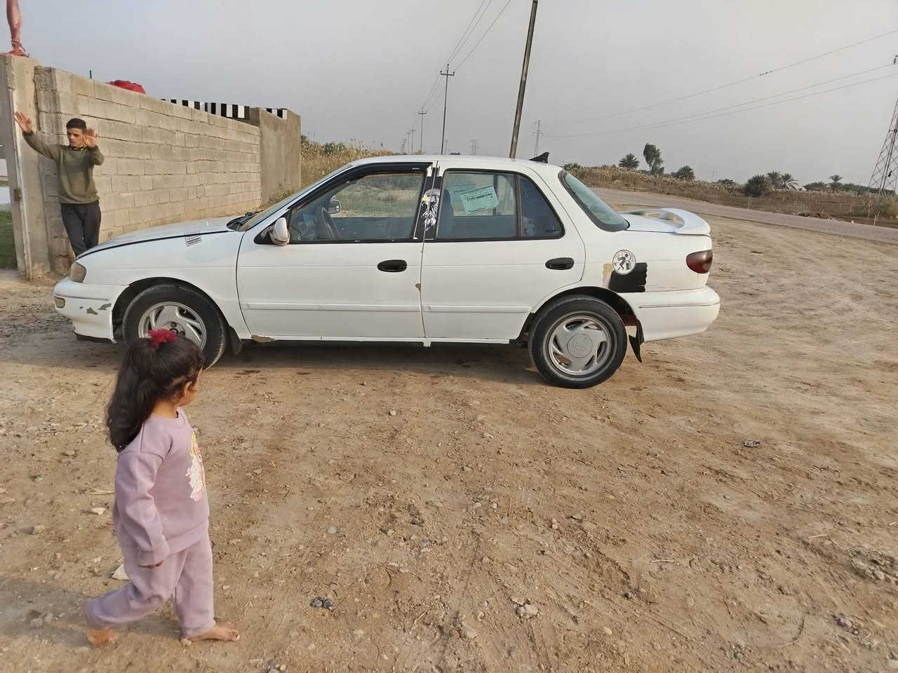 السلام عليكم،، تحيه طيبه للبيع كيا سيفيا مؤديل 1997 منفصل رقم بغداد كير عادي محرك مفتوح كير ومحرك وصدر وكهرباءيات وتخم تاير كله جديد سياره جاهزه وجديده مال جناي  السعر ٣٣ وبيهه مجال العنوان واسط الزبيديه ***********، *********** سياره صاعده هزه وكامله للتحويل
