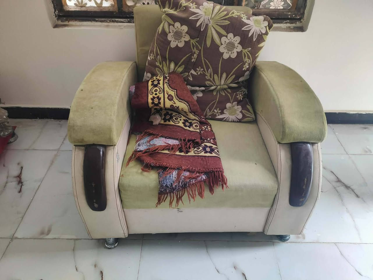 تخم قنفات 2 كبار و2 زغار مع طبلات
سعر 125 عنوان زبير


**إذا كنت صاحب هذا الإعلان وتريد حذفه لأي سبب، رجاءا أرسل رسالة إلى الدعم الفني**