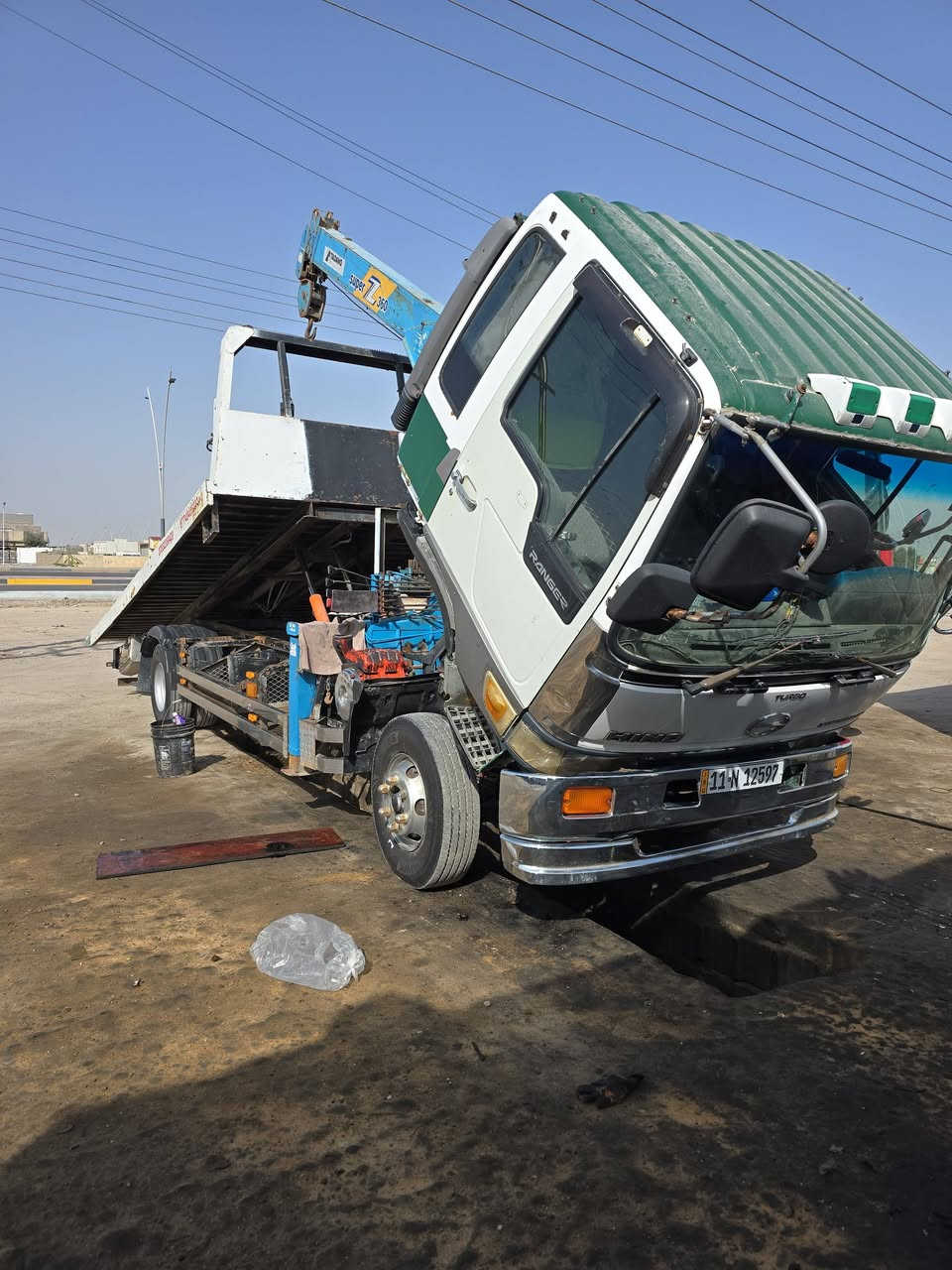 سلام عليكم/هينو انكر كرين سطحه 
رقم بغداد إنكليزي مديل ٩٨
بيبان مبدلات وياه لقديمات طيهن وياه دروجه 
مكينه ٨٠ لا تبخير ولا تنقيص  
كرين ٣ مخالف بي لسلايت رئيسي معووج ومصلح وبي بكانات لحيم 
سطحه ٣ جكات ماطور جبير 
مكانه بصره زبير ***********
شوف تفاصيل وخابر       (سعر ٢٧٥)       ***********
