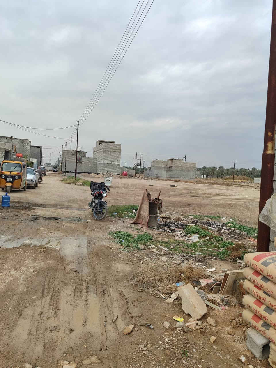 السلام عليكم 

قطعه ارض للبيع بهرز حي الشرطة فرع رقم /9/

المساحه 200متر 

جنس العقار//طابو زراعي 

الخدمات // ماء/ كهرباء 

السعر // 32 وبيه مجال 

للاستفسار الاتصال على الرقم 

***********
