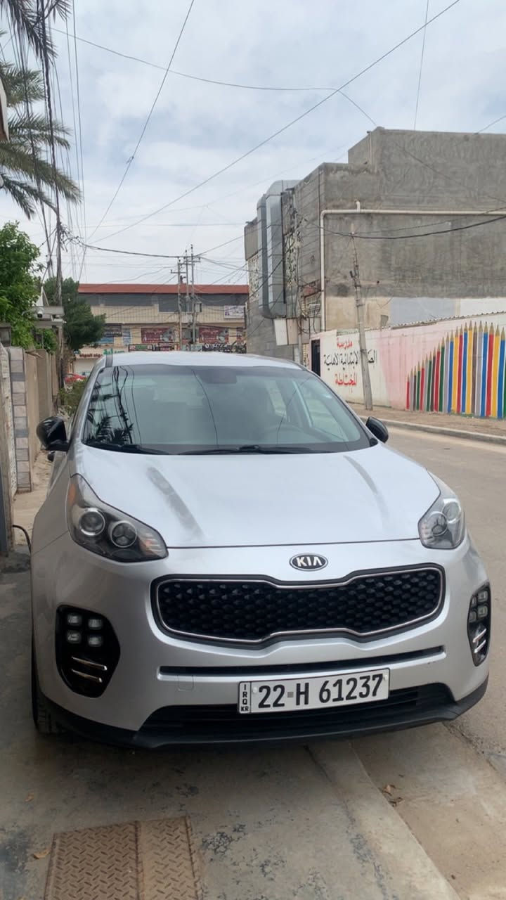 سبورتج موديل 19 وارد امريكي رقم اربيل بأسمي
 تريد تحويل او وكاله اني حاضر حادثه كلش بسيط فقط الهلال بدون ايرباك ماشيه 84 محرك 2400 سيارة استخدام شخصي كير محرك صدر تبريد كله مكفول دهن موريس اصلي
المواصفات 
تحكم استيرن كامرا خلفيه دوارة كار بلي
شاشه تاب حساسات خلفيه
تبريد قطعتين لايت زينون اصلي 
ارضيه جلاتين برده خلفيه ويل 17 اصلي
كامرا اماميه تسجيل صوره وصوت
نظافه سيارة 99% واذا اكو مراوس موديل 23 وانطي فرق
مكاني بغداد الدورة 
***********
