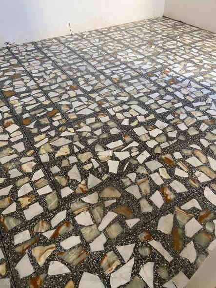 خلفات سيراميك بورسلين وكاشي جدران وارضيه  مصريين ببغداد شغل درجه اولي ع الليز تسليم مهندس ***********                ***********
