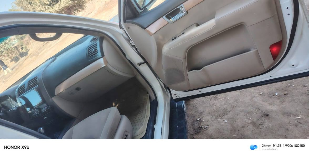 كيا مهافي مديل ١٣ سياره فول رقم بغداد الجديد مكينه وكير والحداديه وتخم تاير وتبريد جاهزه سياره بيهه حادث   بيهه التكمه الاماميه والتكمه الخلفيه السعر 115 وبيهه مجال قليل ***********
