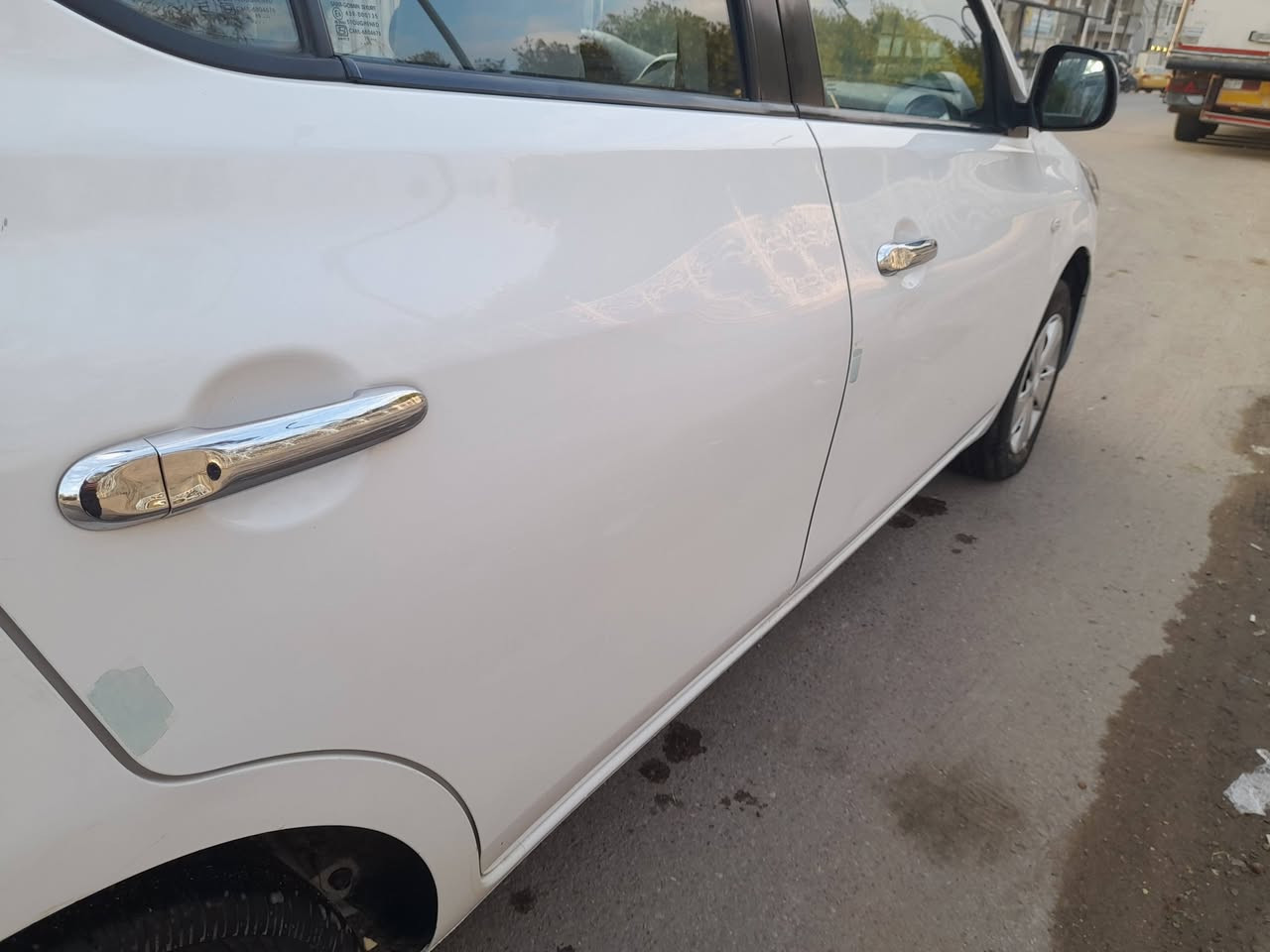 السلام عليكم 
للبيع نيسان سني هندي بليته زركه 
موديل 2020 رقم اربيل الجديد تريد تحويل تريد وكاله كير مكينه صدر تبريد سياره جاهزه شاشه دوشمه جديده 
العنوان / بغداد- الصليخ 
السعر / 104
الاتصال / ***********
