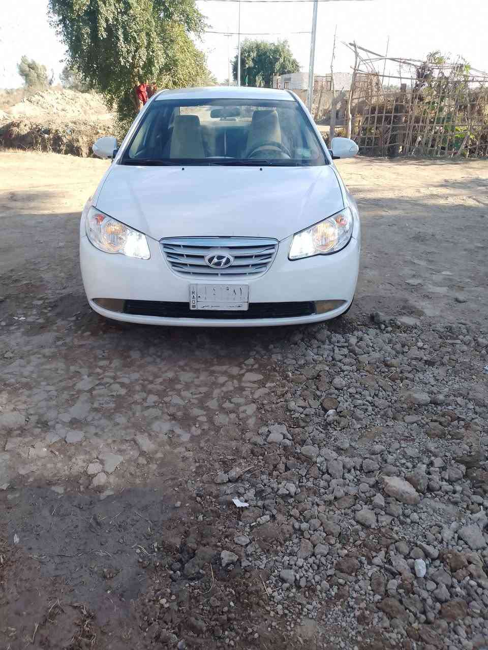 السلام عليكم انتر  موديل 2011  محرك 1600 حادث قطعه وحده وجاملغ بارد رقم قادسيه سعر 120 وبيه مجال  وتصل  عل رقم***********
