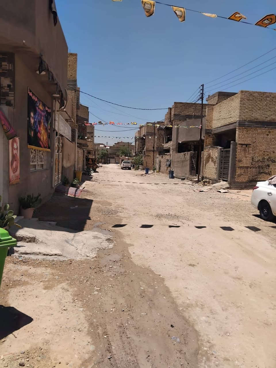 بيت للبيع 100متر مربعه عشره في عشره البلديات الضباط الثانيه   الزراعي خدمات كامله مجاري جديده ومي وتبليط. قيد الانشا  كاصين لفرع  لبيت خيرمن الله مابي نقص السعر80 الفرع عرضه ثنعش متر للستفسارعلرقم لو الخاص***********
