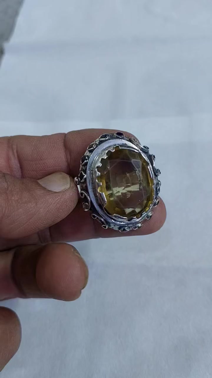 قطعه مختلفه من تحف السترين الطبيعي قياس 24
السعر ٢٠٠ الف صياغه يدوية مطعمه


**إذا كنت صاحب هذا الإعلان وتريد حذفه لأي سبب، رجاءا أرسل رسالة إلى الدعم الفني**