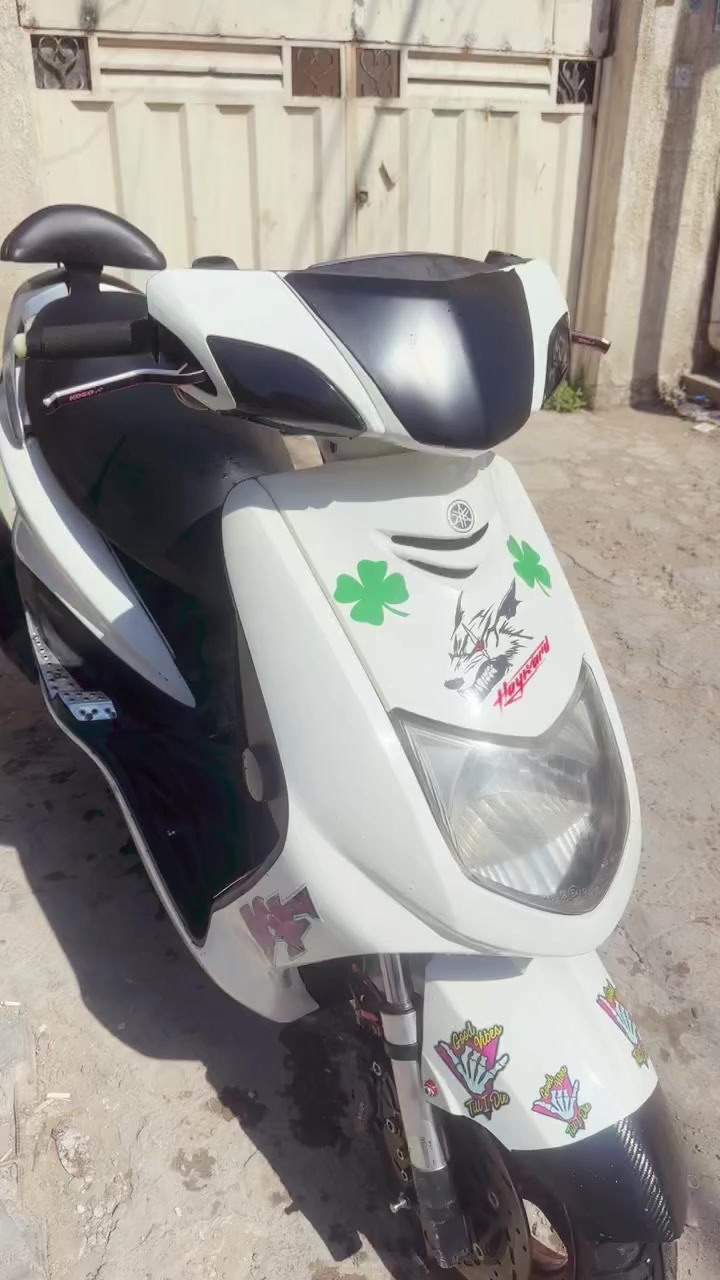 سلام عليكم سكنس نثية للبيع دراجة متروسة تزويد شمعة رياضي فج رياضي وصينية وتطوالة رياضي صالنصة رياضي صدر امامي رياضي 
قبق فلاوين رياضي  دبلات خلفية رياضي 
صوندة وقاعدة صوندة رياضي 
وصالنصة رياضي 
قاعدة رقم شاصي رياضي 
تعلاكة رياضي 
مكينة تتي مارك ماعرف شكد بوشتهة 
بدأت بريك رياضي 
كلجات امامي وخلفي رياضي 
شفت ويل امامي رياضي 
دراجة نقصهة كابريتر قفاز صير بعد اقوة من هسة 
سعر الدارجة (900) وبيهة مجال 
أو مراوس بعدلة نضيفة وفرق 
مكان البياع شهداء (*********** )
