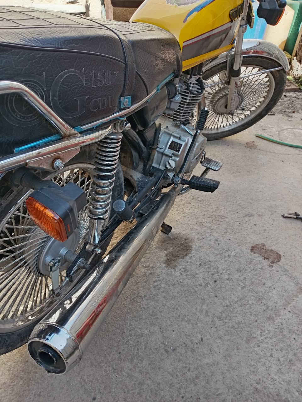 سلام عليكم دراجه ايراني4كير  سولنك مديل 2022
دراجه اتخبل خير من الله نقص بس دشبول وبك لايت الباقي كله شغال محرك مكفول سعر 550الف بغداد باب معضم للتواصل ***********
