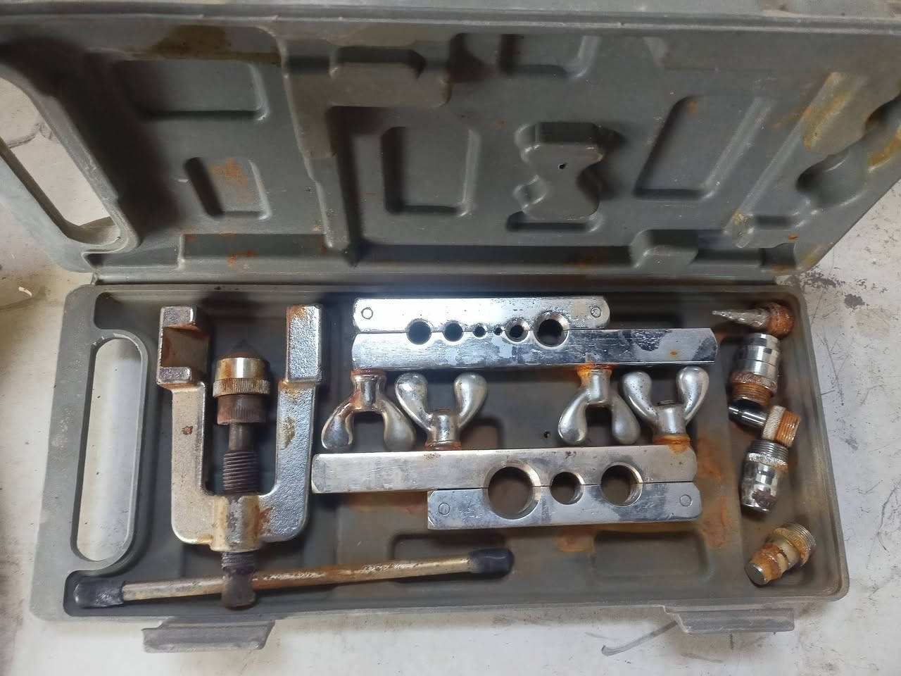 للبيع أسعار مناسبة
***********
