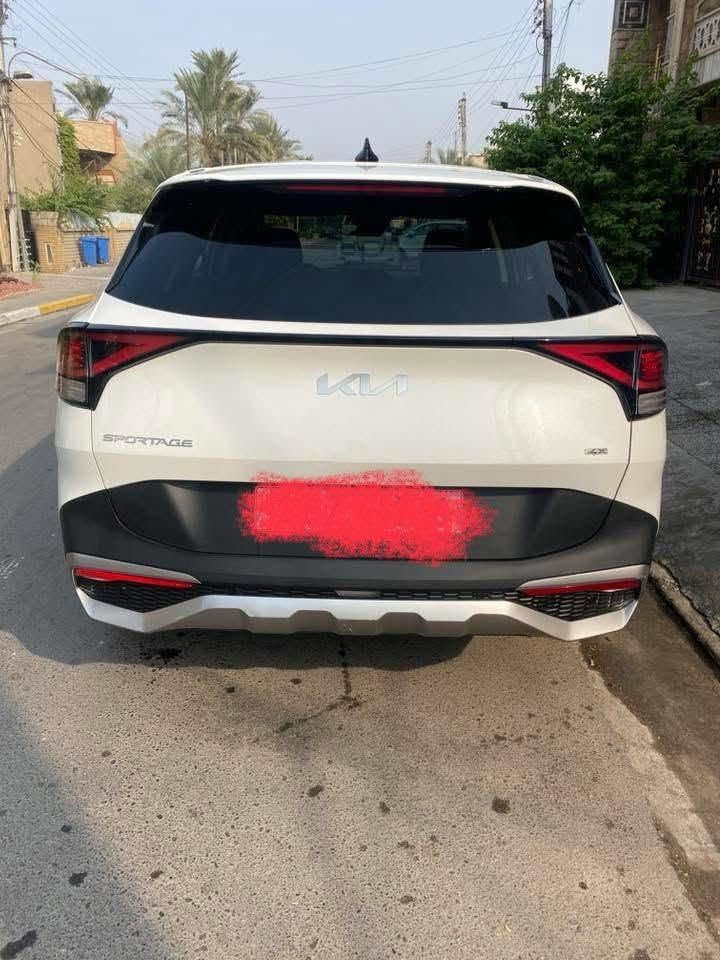 كيا سبورتج رقم بغداد 2023موديل
محرك 2500 تنفس طبيعي
مواصفات 4X فور ويل اتشغل واطفي بكيفك 
وارد امريكي حادث جاملغ ايسر ولغد وباب ايسر بجم كبس شرط كلة بلادي 
السيارة جاهزة من كلشي متصرف عليها دينار 
ماشية 47 ميل وقابل لزيادة  السعر خاص 
 رقم الهاتف واتس اب *********** بغداد, العراق
