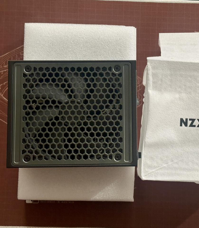 للبيع …
NZXT C1500 Platinum ATX 3.1 | Fully Modular Low-Noise PC Gaming Power Supply | 1500 Watts | 80 Plus Platinum| Dual 12V-2x6 Connectors | Zero Fan 
Mode | 100%...

الحالة : جديد ( غير مستخدم ) 🆕
السعر : 220 الف 💴 ( مع التوصيل )
واتساب : *********** ☎️
