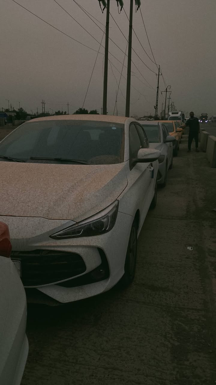 سلام عليكم اخوان MG3. 2025 استلمتها بشهر التاسع
مواصفاتها 
شاشتين يخبلن ستيرن دي شيب 
لايت اوتو 
ماشية ١٩ ألف
منظومة غاز صرفها اقل من صرف السيارات الهايبرد فولها ل٣٠٠٠ وفر بيها بغداد مرتين 
نعومة  
كير ٨ نمر 
مكينة iSMART
واجهة هجومية عصرية أضواء نهارية LED
أندرويد اوتو و ابل كار بلي
فرامل مانعة للانغلاق (ABS) مع توزيع إلكتروني لقوة الكبح (EBD).
نظام الثبات الإلكتروني (ESP) ومانع الانزلاق (TCS).
نظام المساعدة على الصعود في المرتفعات (Hill Start Assist).
السيارة بيها ضرر بسيط بارد بالصندوك غيرها مكفولة
السعر ١٠٧ وبيها مجال بسيط ..
📍 المكان: بغداد - الدورة / أبو دشير (خلف المركز).
📞 للاستفسار والتواصل (اتصال أو واتساب): ***********
