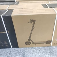 توفرت سكوترات ماركة شاومي 5 pro الاصلية للبيع 🛴 الكمية محدودة وارخص سع...