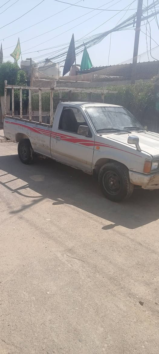 من رخصت مدير الكروب بيكم نيسان 5جنكال مكفول مكينةوكير وشاصي بلادية مامصبوغة موديل 91رقم واصط سعر32بيهة مجال ***********
