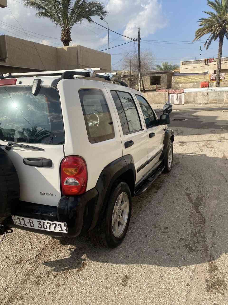 جيب ليبرتي 2007  فول موصفات 1/1فتحه سقف وشاشه اعطال مكينه 3.700وكير كفاله سياره جاهزه من كل النواحي تبريد ثلج تدفئه شغاله كهربائيات كلها على بلاد مابيها لا جطل ولا تيب سياره ماشيه 208 الف حقيقي  سياره مال بيت كامره وشاشه وسستم سماعات حداديه خير من الله ارضيه مدوشمه جلد بيها مكانات صبغ سياره فور ويل 4x4دشبول مابيها كلوبات مشتغله سياره صافيه سنتر لوك شغال جامه خلفيه ع ريمونت وبالعافيه على ياخذها رقم بغداد دولي مابيها اي نقص 
السعر 78 وبيها مجال 
العنوان بغداد الكماليه 
الهاتف ***********
