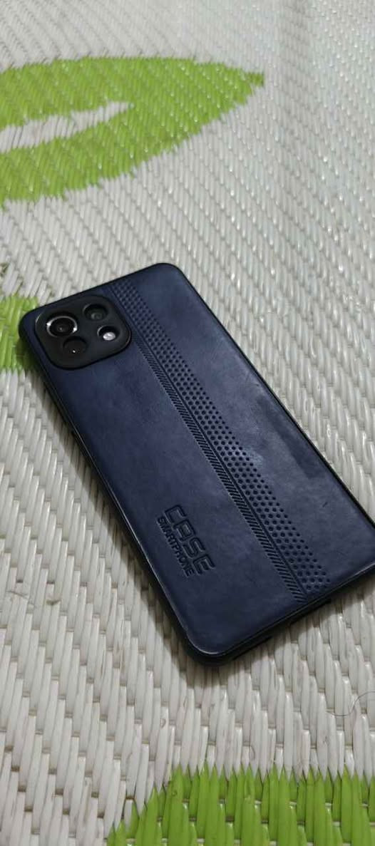 هاتف  Xiaomi Mi 11 Lite. 
المعالج: سناب دراجون 732G.
الشاشة: AMOLED مقاس 6.55 بوصة.
الكاميرا الخلفية: ثلاثية، الرئيسية بدقة 64 ميجابكسل.
البطارية: 5000 مللي أمبير مع شحن سريع 33 واط.

بدون ملحقات فقط كفر السعر 160 
الشراي يتصل عالرقم *********** متوفر واتساب  مكاني نجف حي النصر النجف, العراق
