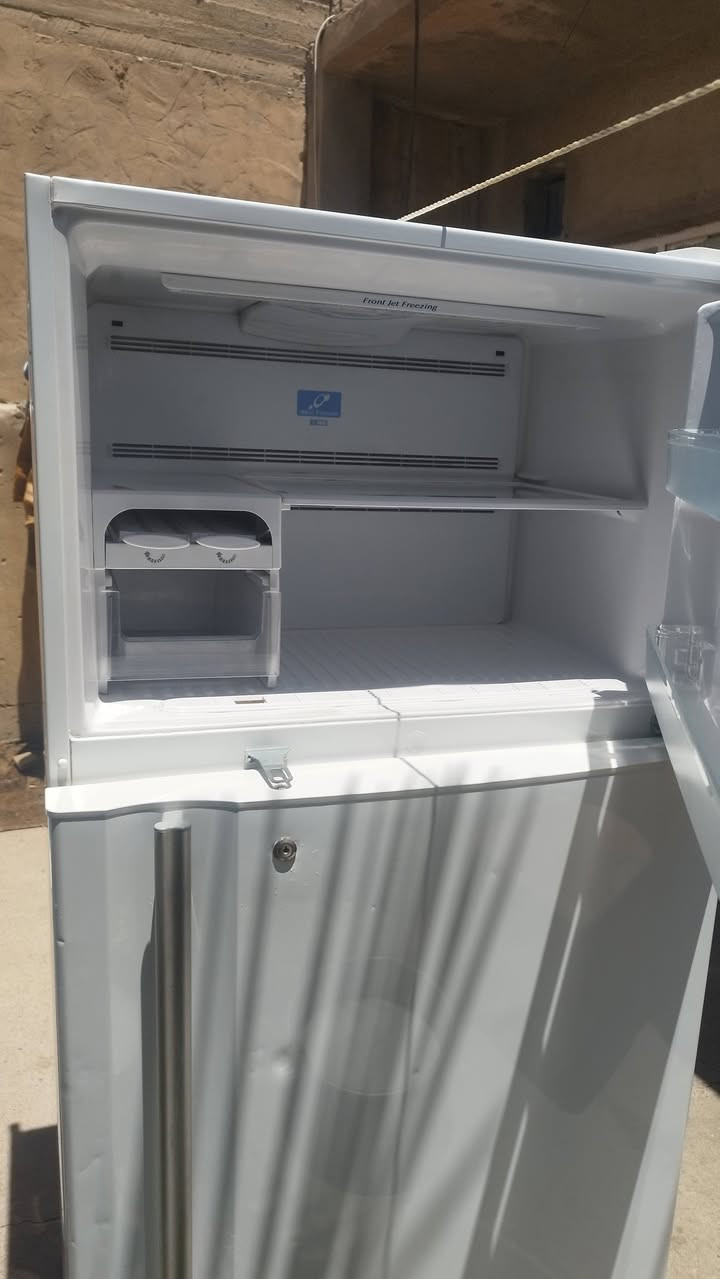 ثلاجه للبيع 28قدم شرط اسبوع السعر450بي مجال بصيط المكان برطله،رقمالهاتف،***********
