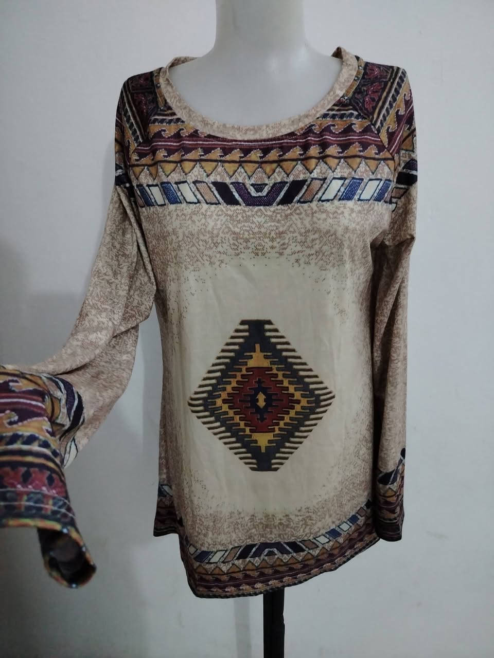 تشيرت +فستان (جديد وليس باله) 
السعر  الف بس تخفيضات داخل المحل   👍 
 العنوان حي البتول 📌 
متوفر توصيل 🚛


**إذا كنت صاحب هذا الإعلان وتريد حذفه لأي سبب، رجاءا أرسل رسالة إلى الدعم الفني**