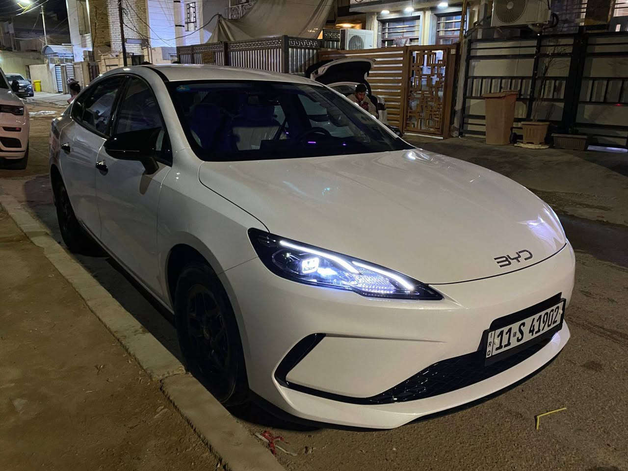 BYD SAEL 05
كفالة عامة من الصبغ و التبديل 

ماشية 9000 و قابل للزيادة 

عليها اضافات 

1- انارة محيطية كاملة 
2- الشاشة محدثة لانشر 
3- بيها ارضيات حوضية قالب بلاد 
4- الجام مغلف عازل حرارة كامل 
5- سبايدر و يدات و مري باتمان 

باسمي تحويل مباشر ثاني يوم 

السعر 19 مليون و 700 

الملاحظات الي بيها 
فطر بلجامة الامامية مصلح 
شخط بدعامية الامامية حتا ما امبين 
فقططط

مكاني بغداد الغزالية 
***********
