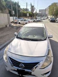 سني هندي موديل 2020  حادثها باب خلفي  السياره بيها ضربات او طخات خفيفه...