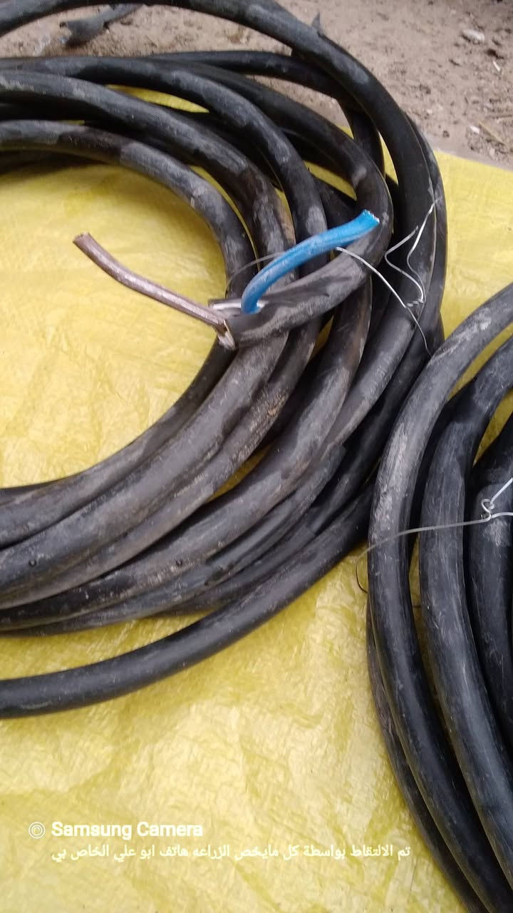 كيبل للبيع اربع خطوط  طول 12 متر 
وكيبل خطين 10 امتار مكان الزبير


**إذا كنت صاحب هذا الإعلان وتريد حذفه لأي سبب، رجاءا أرسل رسالة إلى الدعم الفني**