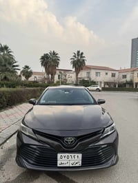 كامري LE • ٢٠١٨ • ٨٣ الف مايل