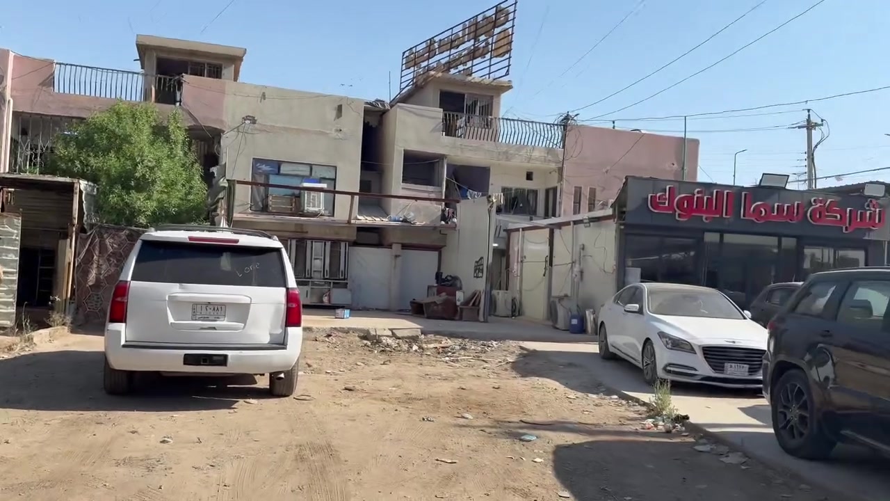 للإيجار تجاري فقط
شقتان ارضي مع تشجير جدا كبير 
تصلح شركة او محلات صيانة سيارات 
او مخازن البيع بالتجزئة او التوصيل 
تحت جسر البنوك قرب ماكنتوش 
واتس اب ***********
