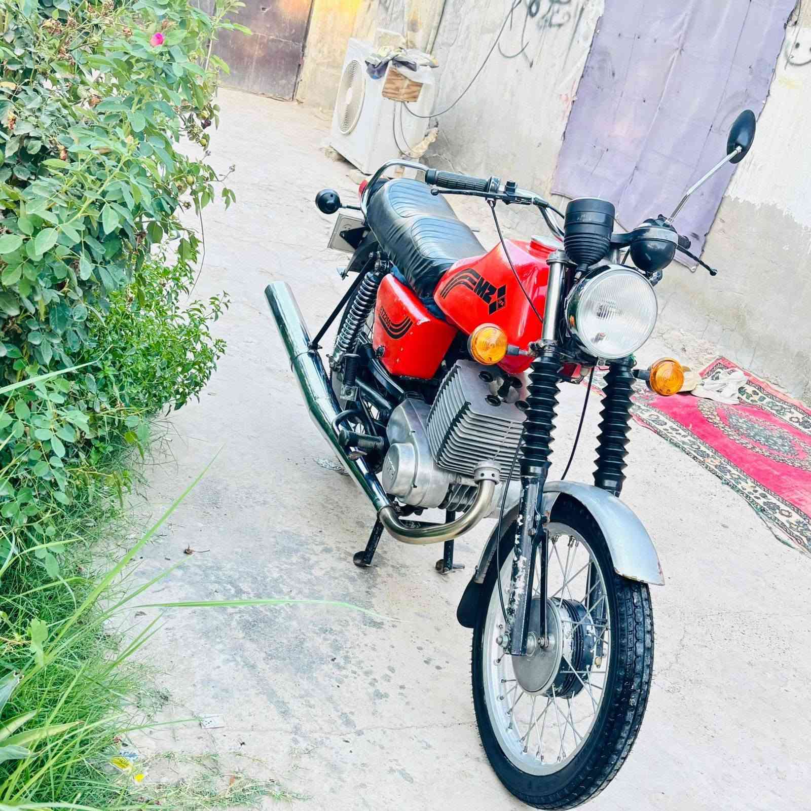 السلام عليكم ماطور لبيع 82.  جاهز على اخر حبايه الف. مذب. عليي رقم وسنويه بدون راعي     بي فطر جوه كشن صوب واحد وخشم مبدل  مكينه خير من الله شلعه ومعدل   مكان نجف 
الاستفسار ***********
