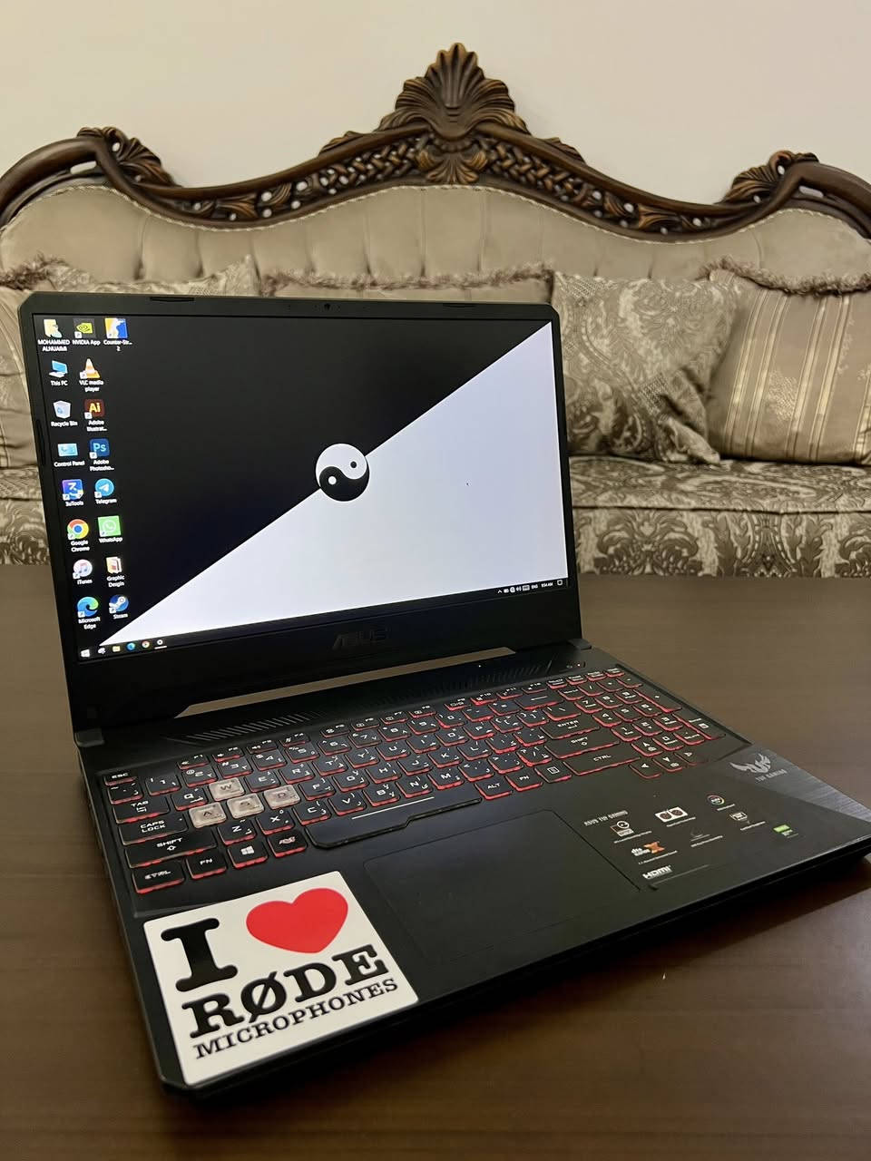 AZUS TUF Gamming FX505DD
Windows 10 Home (64 bit)
AMD Ryzen 5 3550H with Radeon vega 8 
NVIDIA GeForceGTX 1050
SCREEN SIZE 1920*1080 / 15.6 FHD
Storage 512 GB NVMe SSD
Memory DDR4 32 GB , Kingston 2666Mhz(2*16)
Locale US 🇺🇸
RGB Backlit Keyboard

لابتوب شبه جديد للبيع
ازوس كيمنك او للبرامج الثقيلة بمواصفات ممتازة
وندوز ١٠ هوم اصلي
المعالج اي ام دي 5 مع مساعد فيكا 8 
الشاشة فول اج دي
كارت الشاشة انفيديا جي تي اكس 1050
الهارد اس اس دي سريع 512 كيكا نص تيرا
الرام كينك ستون 32 كيكا سريع جداً
الصنع في امريكا
كيبورد ضوئي ار جي بي

500,000


**إذا كنت صاحب هذا الإعلان وتريد حذفه لأي سبب، رجاءا أرسل رسالة إلى الدعم الفني**