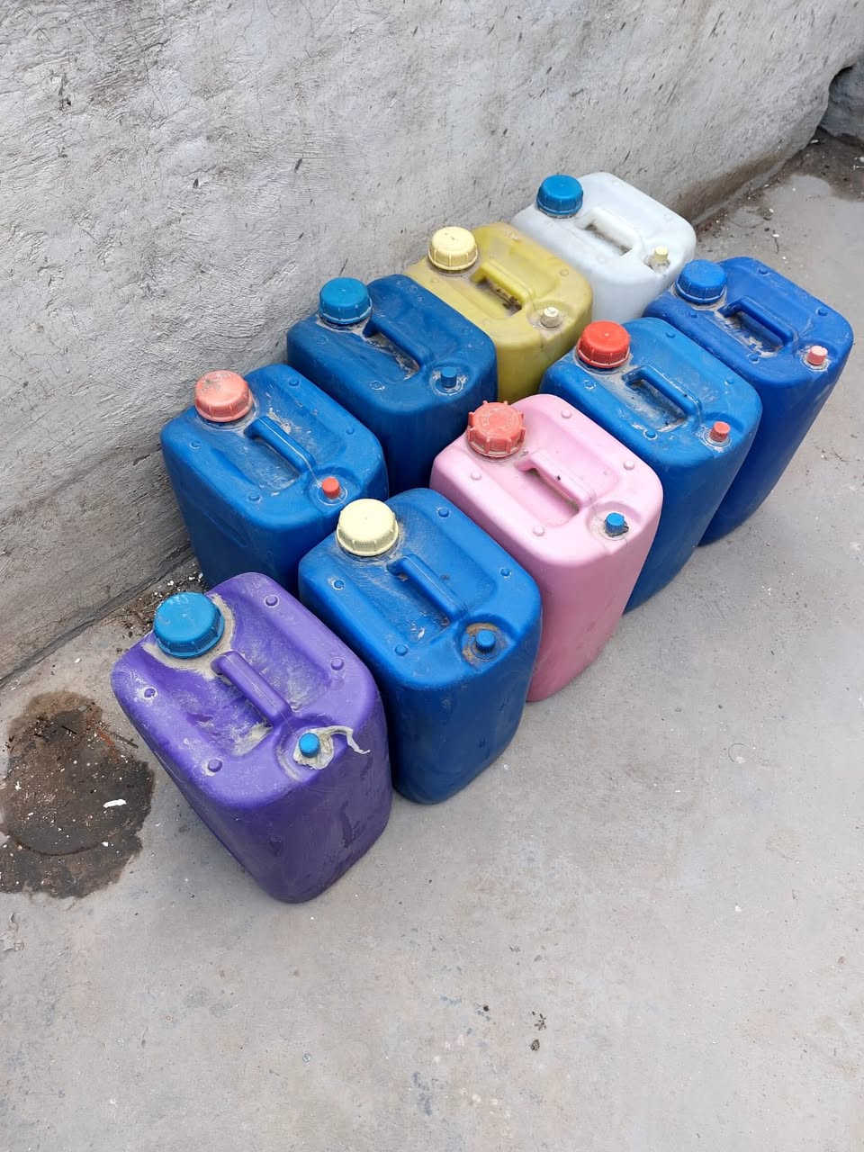 دبات نظيفة سعة ٢٠ لتر
المكان البنوك
سعر الواحد ٢٥٠٠


**إذا كنت صاحب هذا الإعلان وتريد حذفه لأي سبب، رجاءا أرسل رسالة إلى الدعم الفني**