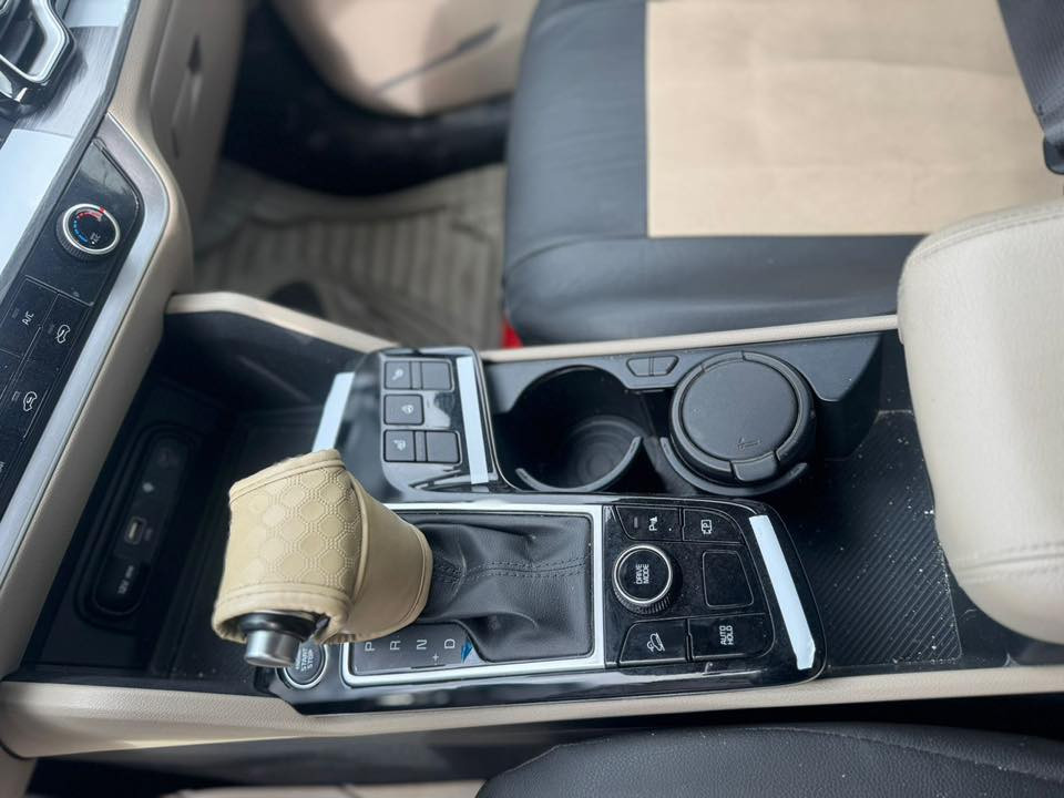 برادو 2007 VX  فول واحد على واحد سياره بلاديه ونضيفه تخم تاير جديد مكينة وكير شرط الفحص بلاد
 كشنات كهرباء 
7 راكب 
3 قطع تبريد 
تبريد بيانو 
فول السياره
‭٠٧٧٠ ٩٢٧ ٩٨١٢‬
