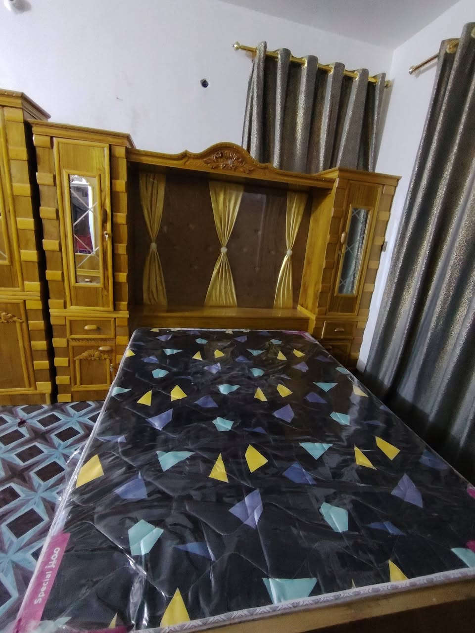 غرفه للبيع جديد مامستخدمه مكان بابل ***********
