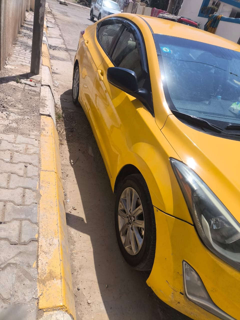 السلام عليكم
النترا 2015 امريكي نص فول مكينه كير تبريد مكفول جاملغ خلفي جو قبغ البانزين وبارد بالجاملغ الامامي 
غرفته حلو مدوشمه السياره كاعده وحلوه سوناره موجود بالمنشور مكاني ديالى خان بني سعد السعر 113 وبيه مجال *********** 
اني مكلف بالنشر لحد يراسلني فدوه اروحلكم
