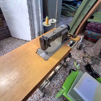 مكينة خياطه صناعيه ومكينه اوفر نظيفات شغالات السعر ع الخاص الرقم ٠٧٧١٨...