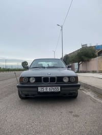 للبيع BMW حجم 520 موديل 1989 محرك وكير وتحويل كلها ابشرط  السياره عليه...