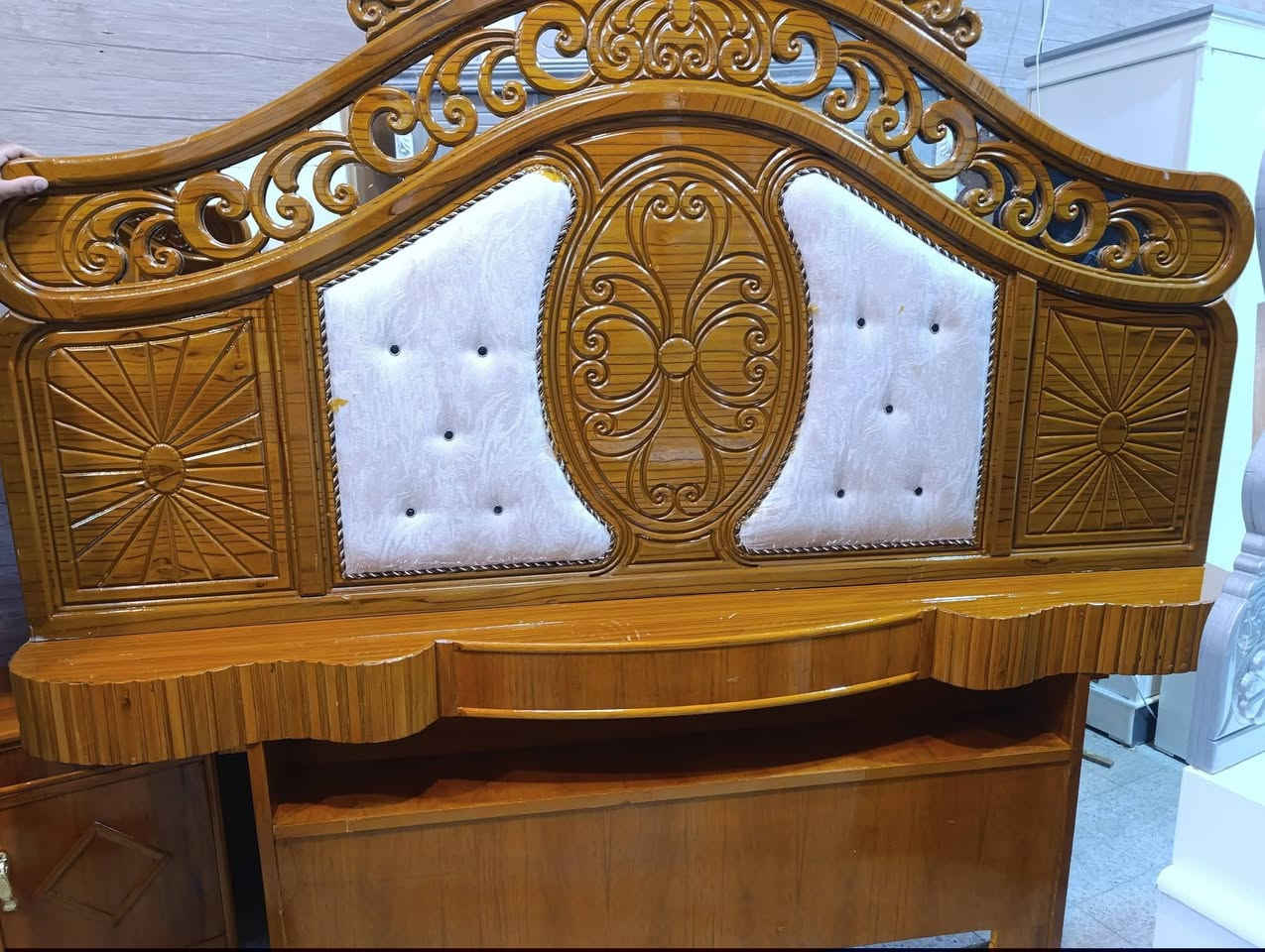 غرفه صاج جديده ما مسدخدمه حته ما شاده باقيه علا حطته سعر  900 وبيه مجال قليل البكان بصره *********** بيه وتساب ما متواجد علا فيس
