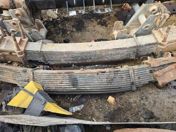 ***********
***********
دنانير 16 
والسعر عل رقم وتدلل
