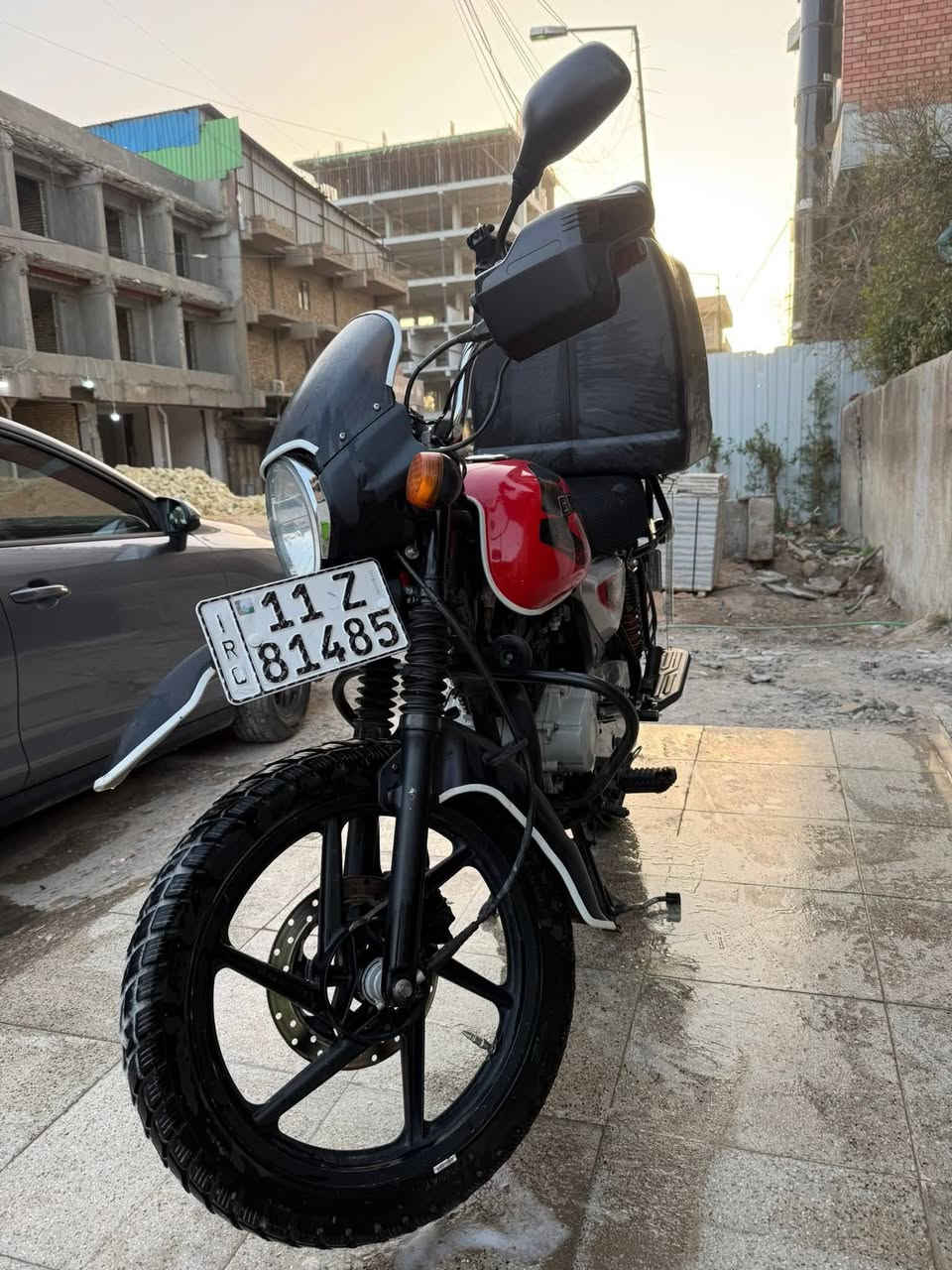 السلام عليكم 
بوكسر جبلي 2022 مرقم انكليزي بأسمي تحويل ثاني يوم 
دراجه جاهزه خير من الله كهربائياتها كامله محركها مجفت جديد شرط وكاله نقصها فقط سلف دراجه متوكفك كبل لشغل خير من الله السعر 2٫200 مليونين وميتين وبيها مجال بسيط 
العنوان الاعلام قرب العاب السيديه 
لتواصل *********** متوفر اتصال واتساب
ملاحضه الصندوك مو ويا الدراجه
