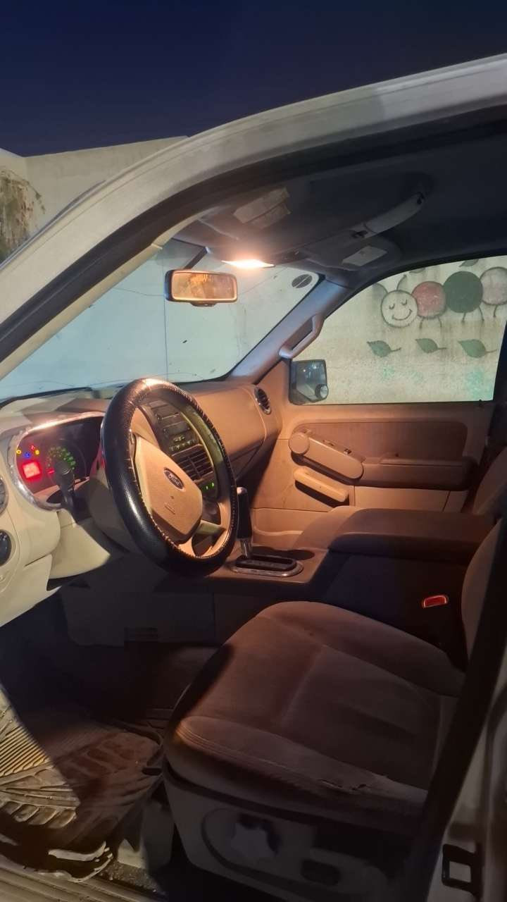 السلام عليكم فورد اكسبلور 2008 خليجي
 رقم صلاح الدين 
6 سلندر 
السعر 95 ورقة وبيها مجال  
***********
