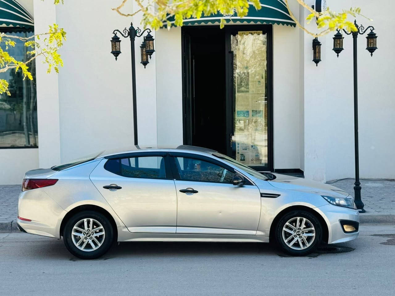 وبتيمه موديل 2013 وأرد خليجي سياره كفاله من ضربه وتبديل بيه قطعتين كلير فقط وباقي سياره مكفوله من الضربه وتبديل وصبق سعره 104 وبيه مجال رقم هاتف ***********موصفات سياره شاشه كامره خلفيه مثبت سرعه تحكم استيرن شاير بل مري كشنات جلد قطعتين تبريد حساسات خلفيه حساسات ماميه حداديه تخم تاير جديدات محرك وكير كفاله مكان سياره كربلاء مكلف بل نشر كربلاء, العراق
